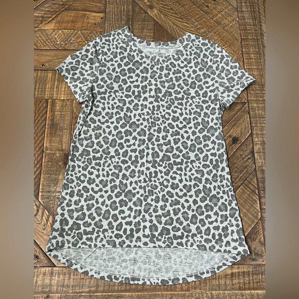 Zoe & Liv medium cheetah print blouse